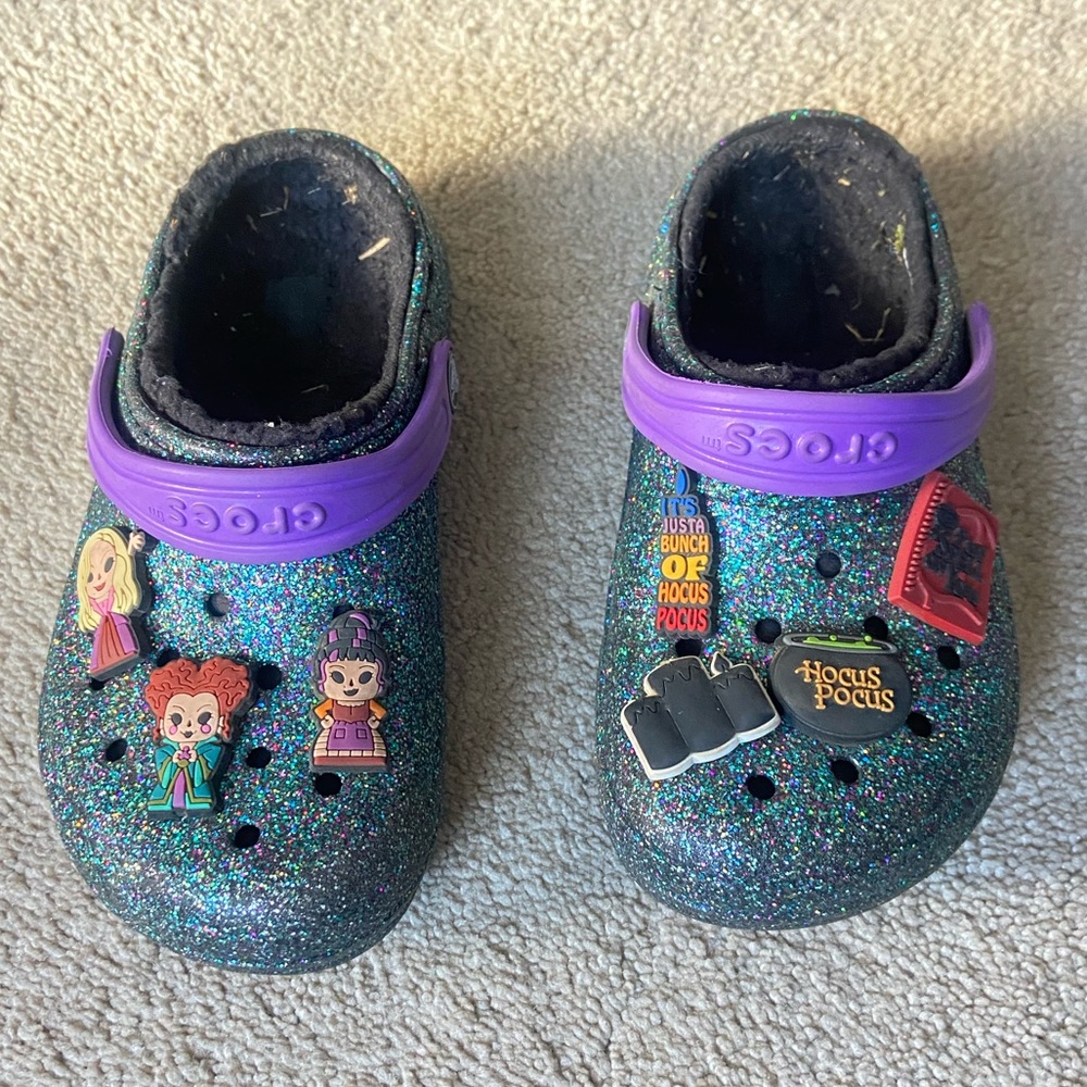 Crocs fuzzy lined kids size 13 color starry skies glitter purple/green/black